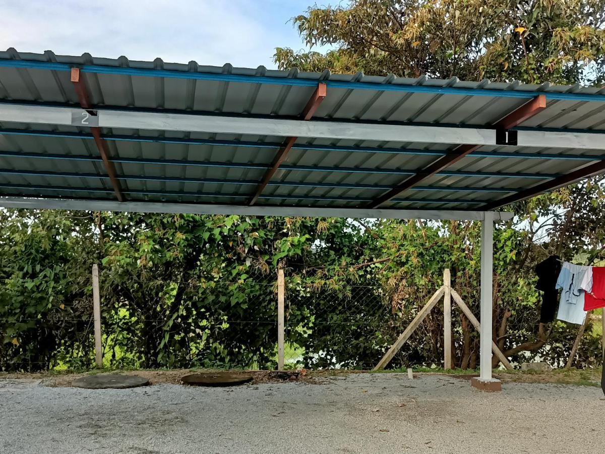 Ummi'S Homestay Kuala Besut Kampong Baru Exterior foto